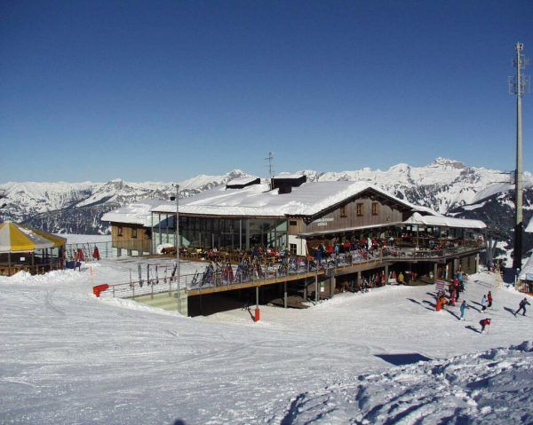 Der über Jahrzehnte zusammengestückelte Bestand wird nach Errichtung des Neubaus abgerissen. Golm Silvretta Lünersee Tourismus
