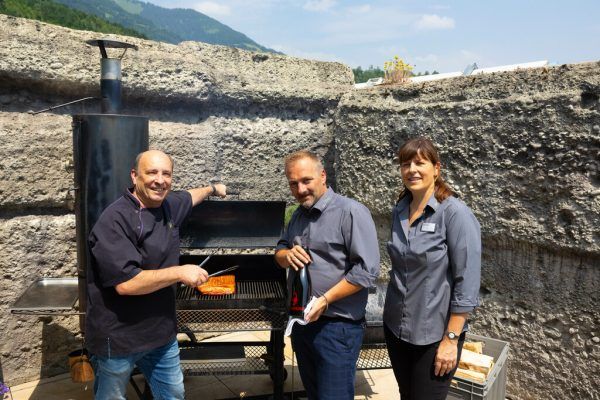 Donnerstags wird der Smoker in Betrieb genommen.Hartinger (5)