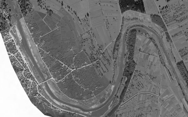 Gaißau ist in den 1950ern noch ein kleines Straßendorf an der Grenze. lvg (2)