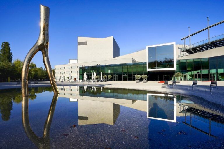 Das Festspielhaus wurde umfassend saniert und erweitert.koehler