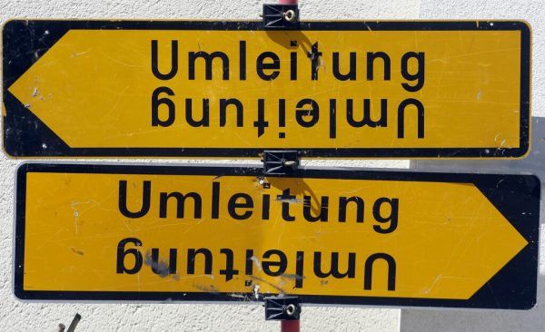 Die Umleitung nach Göfis erfolgt über die L 190 und Frastanz. APA/HERBERT PFARRHOFER