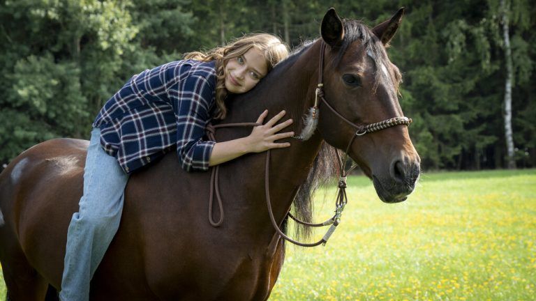 Anni auf ihrem Wildpferd Pony­herz.Christine Schroeder