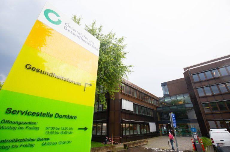 Die Landesstelle Vorarlberg der ÖGK in Dornbirn und Christoph Jenny, der jeweils im ersten Halbjahr Vorsitzender des ÖGK-Landesstellenausschusses ist.Klaus Hartinger, daniel mauche