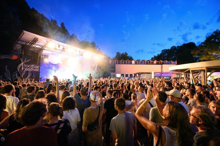 Poolbar Sommer 2023 mit Xavier Rudd und Shark­tank.Eva Sutter/Matthias Rhomberg