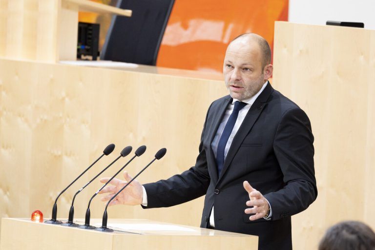 Thomas Spalt ist seit 1. November 2022 als Abgeordneter für die FPÖ im Nationalrat in Wien.
