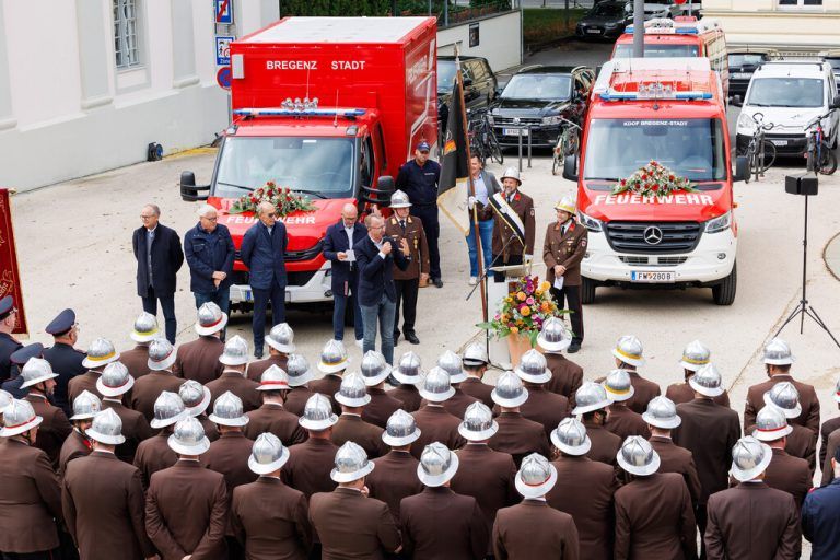 Gantner bei der Fahrzeugsegnung der Feuerwehr Bregenz.Land Vorarlberg