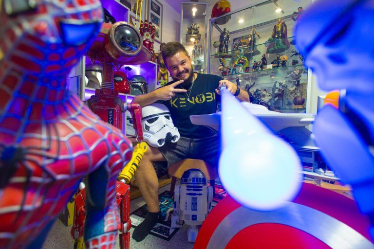 In seinem Reich aus Star Wars und Superhelden fühlt sich Mario Koch wohl. Hartinger
