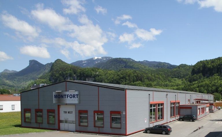 Die frühere Montfort Kunststofftechnik GmbH wurde im Rahmen eines Konkursverfahrens abgewickelt. Kleines Bild: der frühere Eigentümer und Geschäftsführer Martin Schmid. ⇒wpa (2)