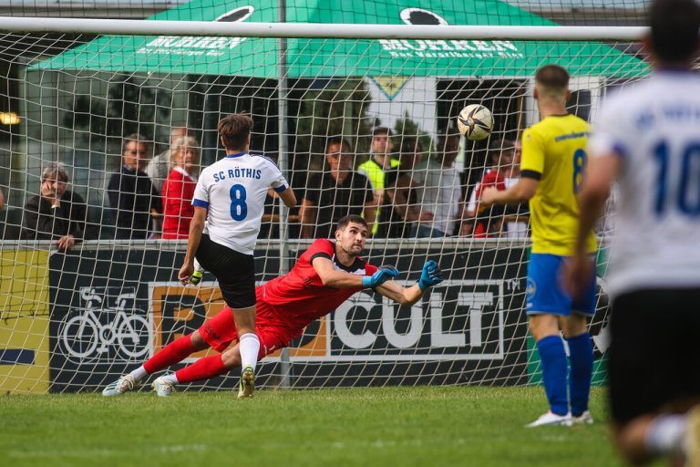 26 Mal schon hat es beim FC Wolfurt eingeschlagen. Philipp Steurer