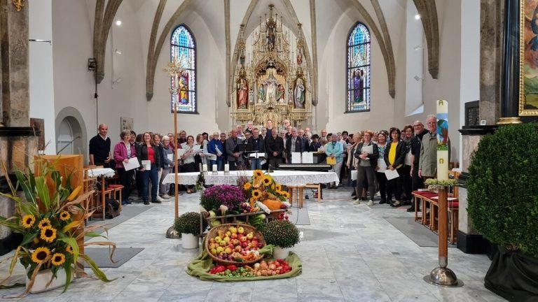Das jährliche Dekanatssingen zog viele an.Gsteu/Kirche