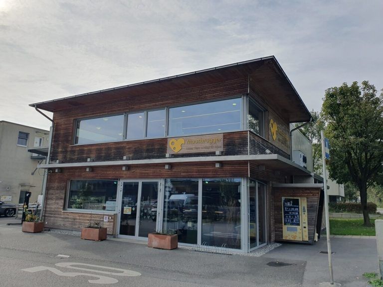 Der Firmensitz von Käse Moosbrugger in Mäder bleibt. Die Suche nach einem neuen Standort wurde eingestellt.