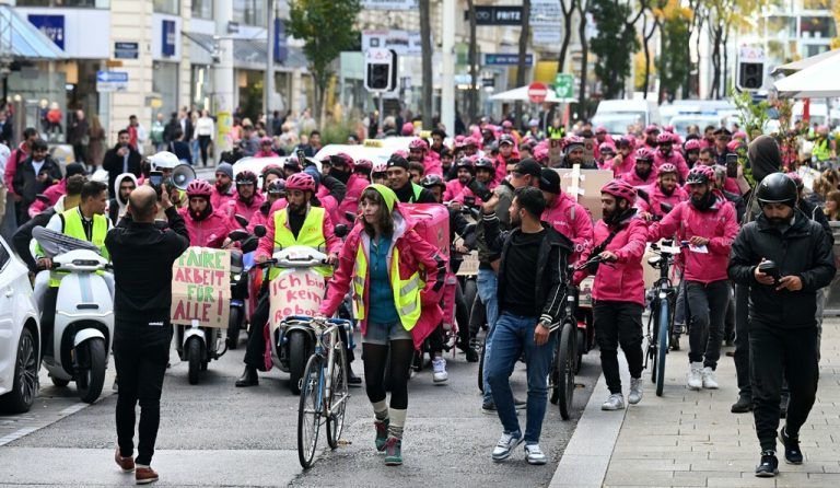 Demonstration der Foodora-Essenszusteller. APA