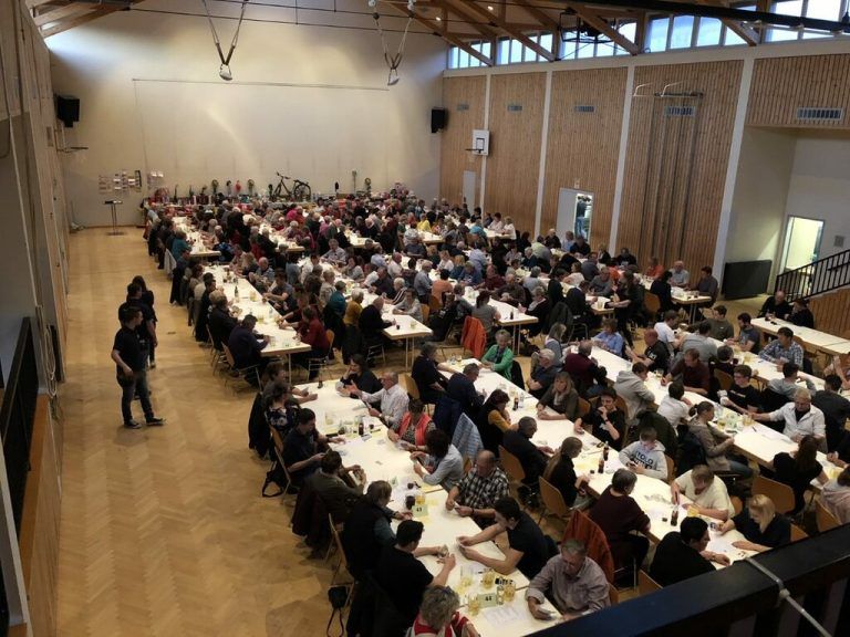In der Gaißauer Rheinblickhalle geht am 28. Oktober das Preisjassen der Feuerwehr über die Bühne.Feuerwehr Gaißau, Hartinger