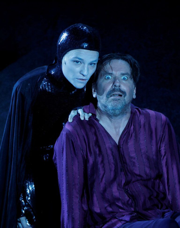 Valerie Pachner und Michael Maertens in der „Jedermann“-Inszenierung . REUTERS