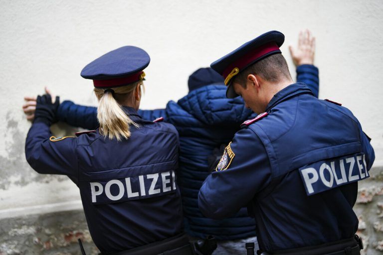 Von Gewalt gegen Beamte sind nicht nur, aber überwiegend Polizeikräfte betroffen.⇒apa/manhart