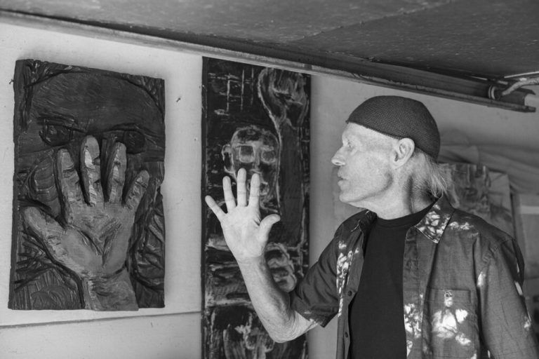 Der Künstler Gernot Riedmann. petra rainer