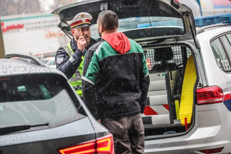 Am Pfingstwochenende verstärkt die Polizei traditionell die Kontrollen im Straßenverkehr.Symbolfoto Steurer