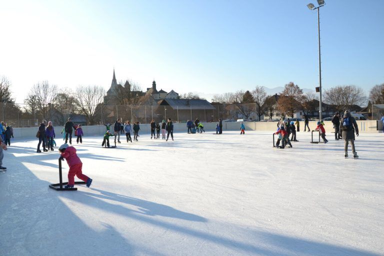 In den Ferien gibt es auch Eislaufkurse. MG Rankweil/ Bernd Oswald