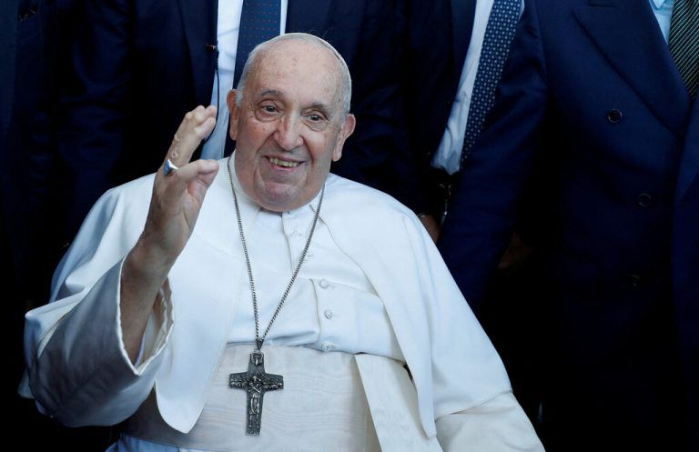 Papst Franziskus hat am Samstag Termine abgesagt. REUTERS/Remo Casilli