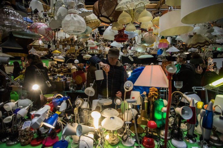 Auch Lampen gab es zu kaufen. Steurer