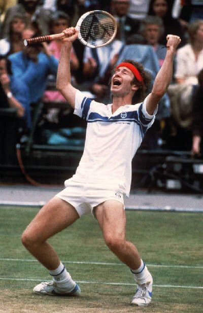 Das Wimbledon-Finale 1981: Der jubelnde McEnroe, Borg vor dem Spiel, der schlichte Händedruck der beiden nach dem Matchball, McEnroe mit der Trophäe und der Herzogin von Kent sowie beim Volley. AP (3), Wikipedia (3)