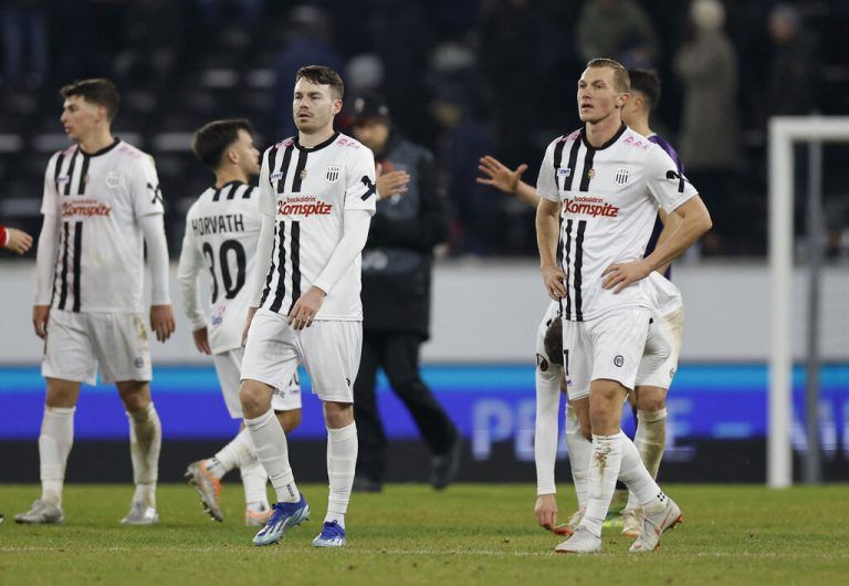 Enttäuschte Gesichter bei den LASK Spielern. REUTERS