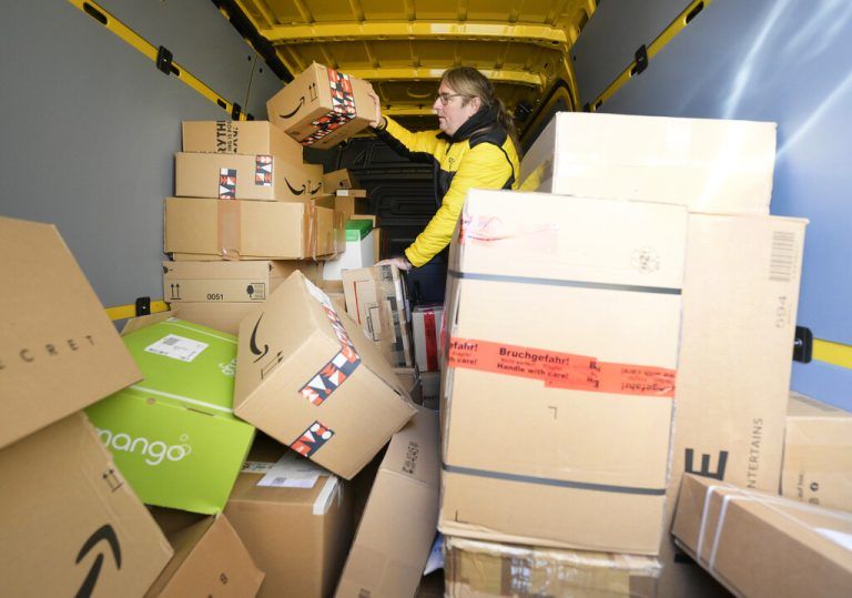 Neuer Rekord: Die Österreichische Post beförderte 2024 insgesamt 508 Millionen Pakete im In- und Ausland.⇒robert jäger/apa