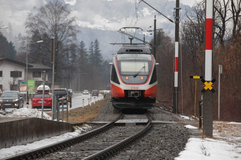 Mittel- bis langfristig sei ein zweigleisiger Ausbau der Montafonerbahn im Bereich von Lorüns erforderlich, sagen Experten. hartinger