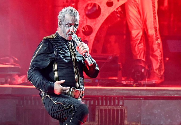 „Rammstein“-Sänger Till Lindemann war verantwortlich für den Spitzenplatz in der Kategorie „Aufreger“. APA/dpa/Malte Krudewig