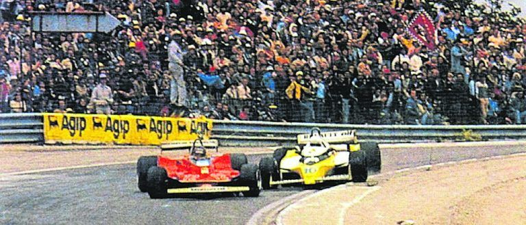 Villeneuve überholt beim legendären Zweikampf in Dijon René Arnoux.Wikipedia (2)
