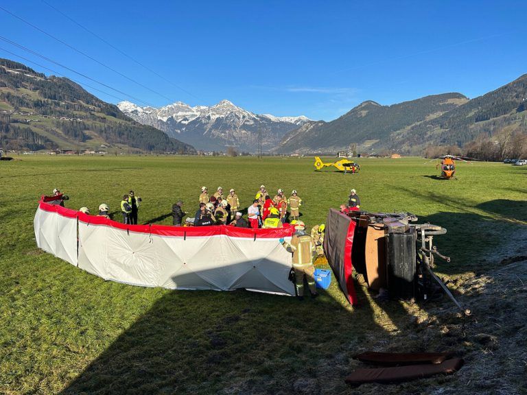 Zwei Kinder noch nicht genannten Alters verletzten sich bei dem Unfall schwer.zoom tirol