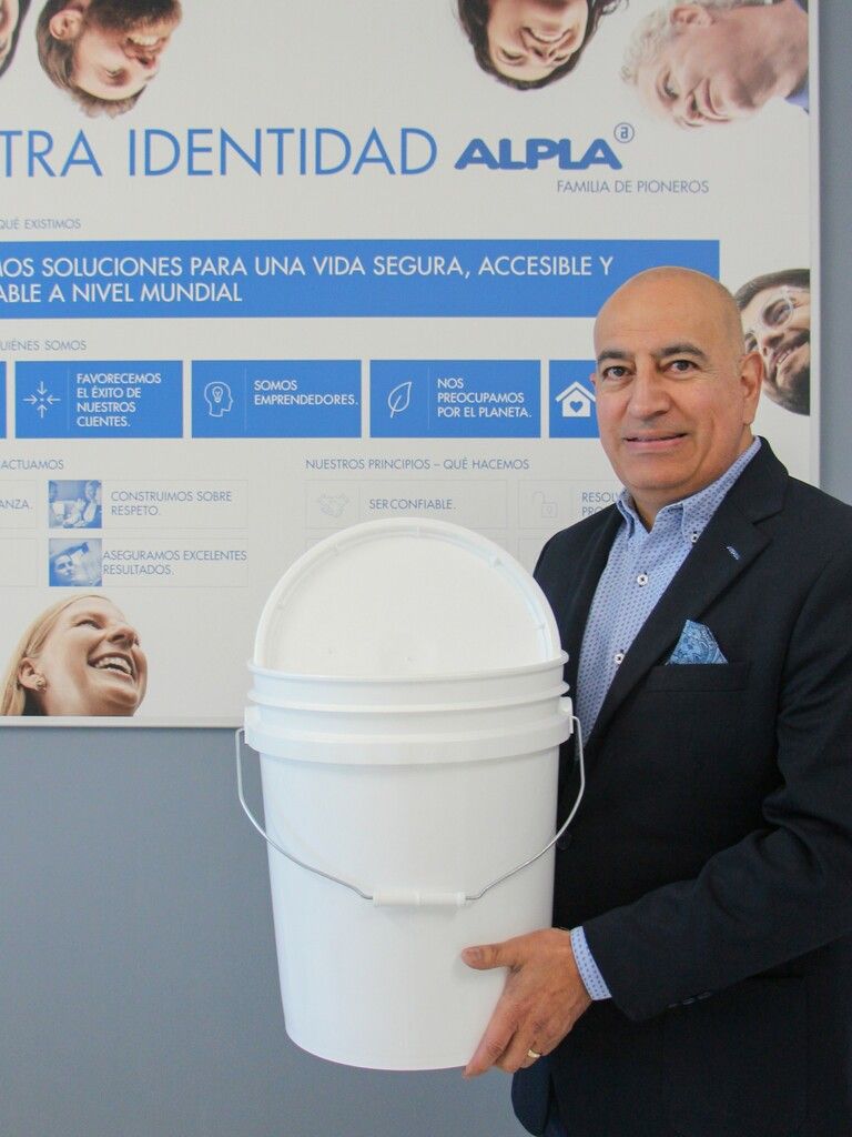 Alpla übernimmt Fortiflex mit Sitz in Puerto Rico und stärkt damit sein Portfolio für großvolumige Behälter. Im Bild Carlos Torres, Alpla Managing Director Mexico, Central America and the Caribbean.AlPLA