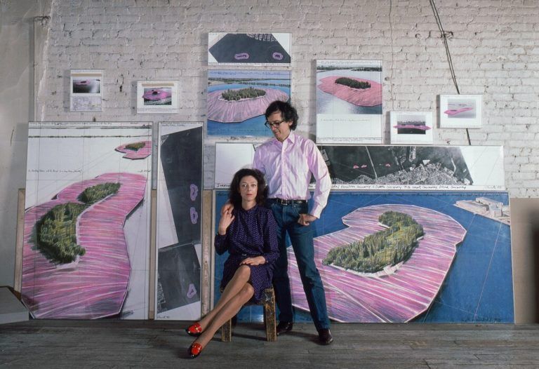 Christo und Jeanne-Claude 1981 in ihrem Atelier in New York. Christo and Jeanne-Claude Foundation/Foto Bob Kiss