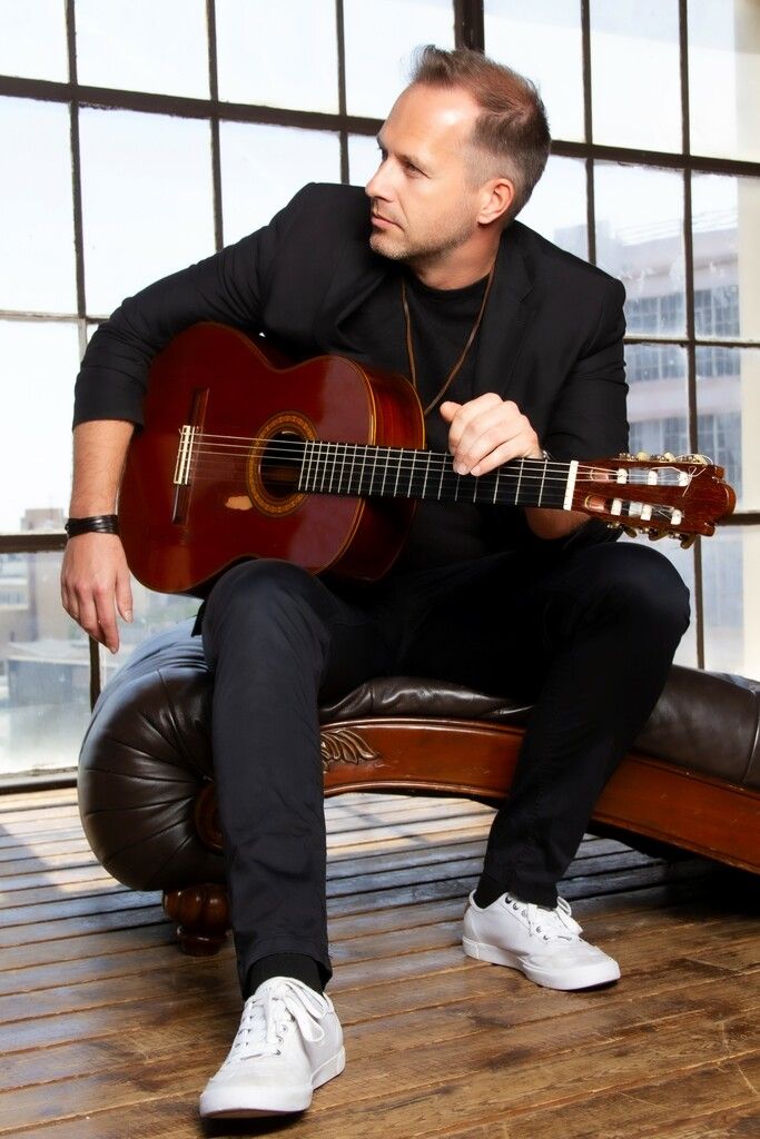 Der Gitarrist und Musikproduzent Markus Illko. LALA in the Box Music