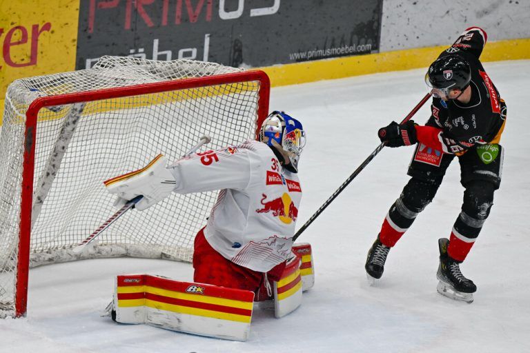 Die Pioneers bezwingen Meister Salzburg. GEPA/Lerch