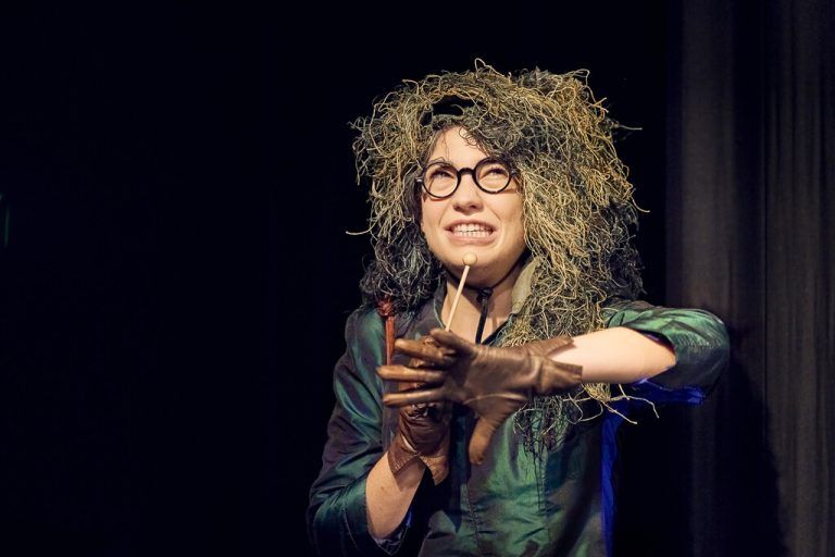 Isabella Campestrini als „Die Wald“ im gleichnamigen Stück. Anja Köhler
