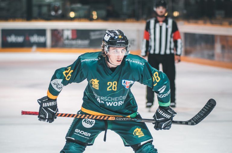 Lenz Moosbrugger (l.) und Lustenau haben mit den Cavaliers eine Rechnung offen.EHC Lustenau