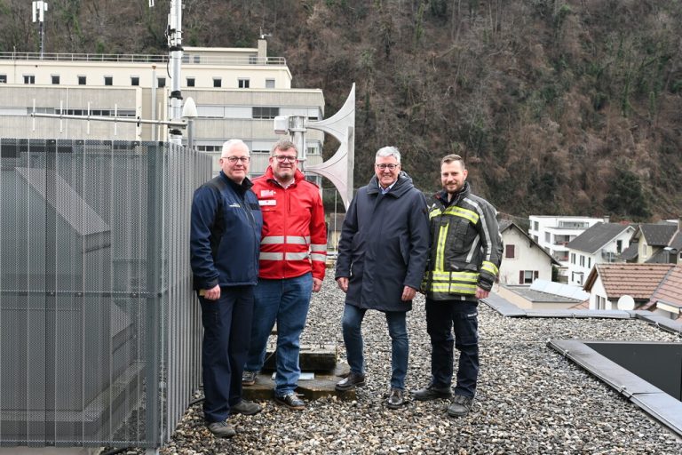 Neue Sirene bei der Rettung. Stadt FK