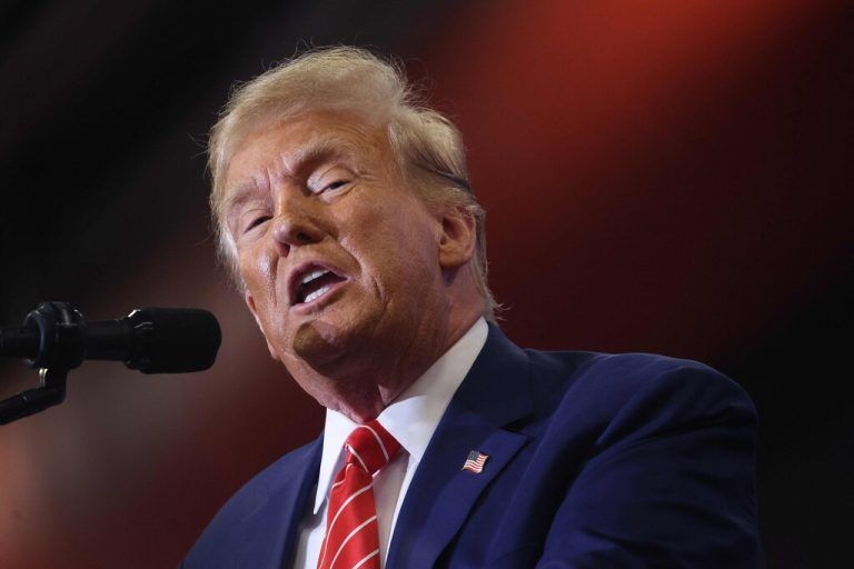 Trump will vor Gericht erscheinen.APA