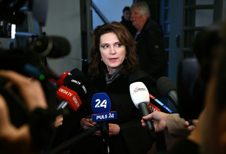 Astrid Wagner, die Verteidigerin der Erstangeklagten meint, die 33-Jährige sei in den „Sog des bösen Menschen“ geraten.