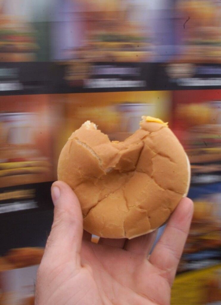 Auf den Biss in den Hamburger wird verzichtet.hartinger