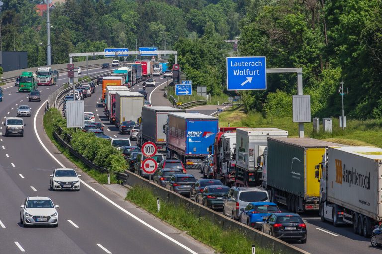 Der Verkehr nimmt bei den Luftschadstoffen eine bedeutende Rolle ein.Steurer