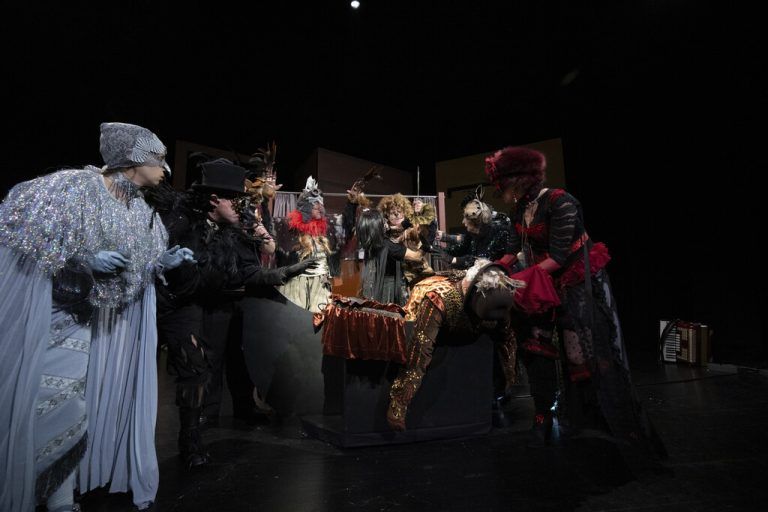 Die Inszenierung von Kristin Ludin nach Ben Jonson und Stefan Zweig im Tak Theater Liechtenstein. Nils Vollmar (2)