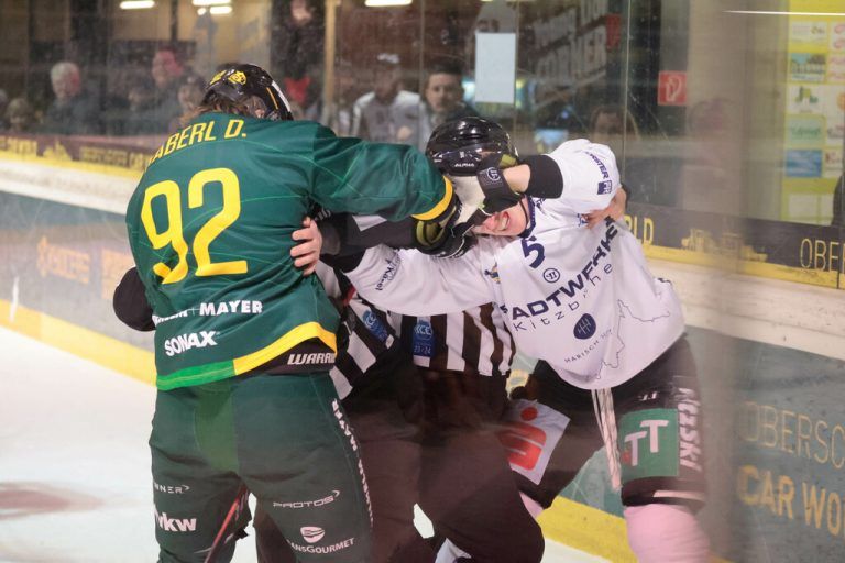 Dominic Haberl lieferte sich am Donnerstag gegen Kitzbühel auch einen Infight. Klaus Hartinger