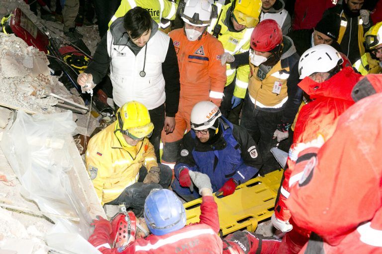 Ein 15-jähriges Mädchen wurde von den Vorarlberger Helfern nach 110 Stunden lebend geborgen.Mathis (2), VLK/Serra