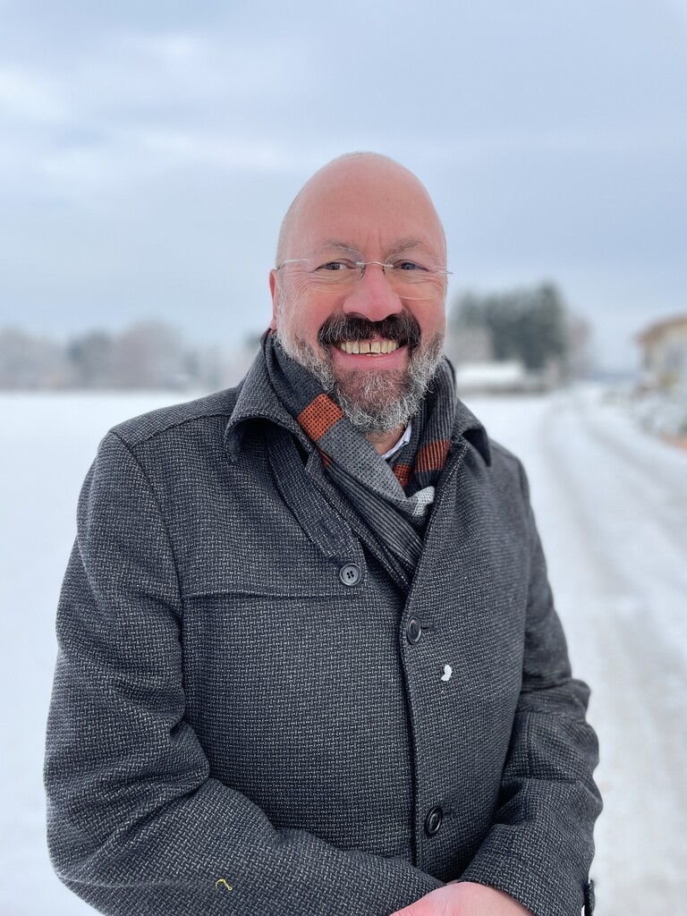 Bernie Weber. ⇒holzer