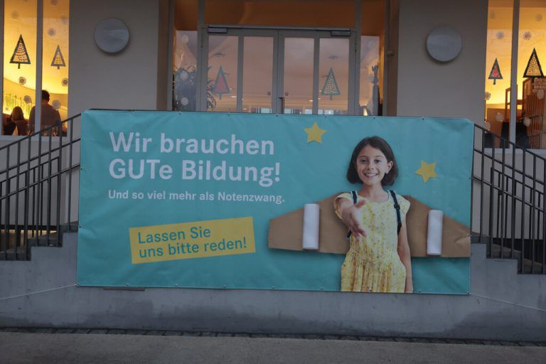 Ein Theaterstück als Protest gegen Ziffernnoten