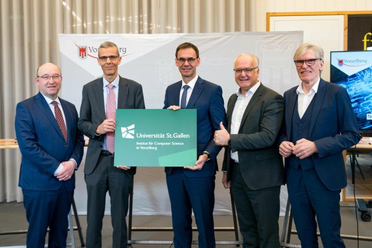 Gaben gestern den Startschuss für das HSG-Institut im Campus V: v.l.: Beat Tinner, Manuel Ammann, Markus Wallner, Elmar Hartmann und Wilfried Hopfner. Dietmar stiplovsek