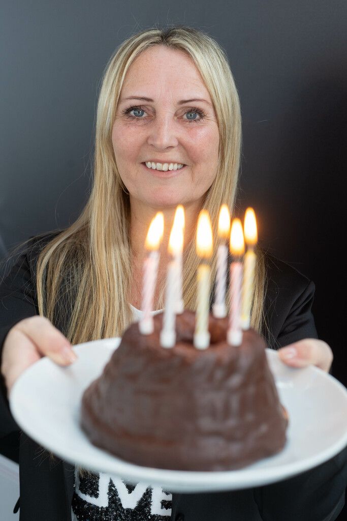 Statt Geburtstagskuchen wird es heute Lachsbrötchen und andere pikante Häppchen geben.Hartinger