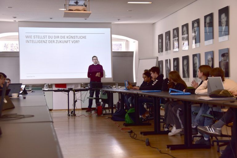 25 Schüler waren beim Vortrag. Mint-region Vorderland/amKumma